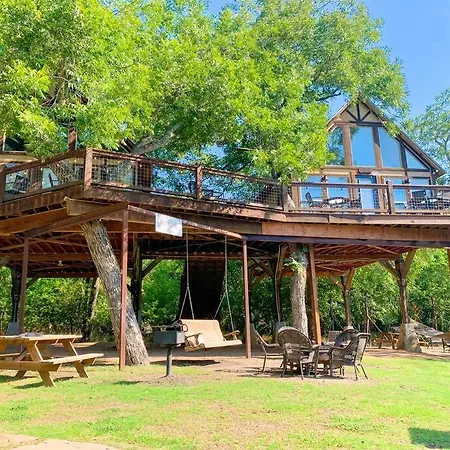 Waterfront Sweet Medicine Treehouse Villa